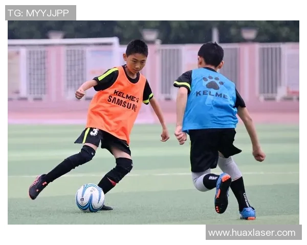 童年照中的足球梦揭秘那些年我们追逐的足球明星们